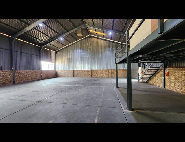 375M² WAREHOUSE TO LET IN ROSSLYN